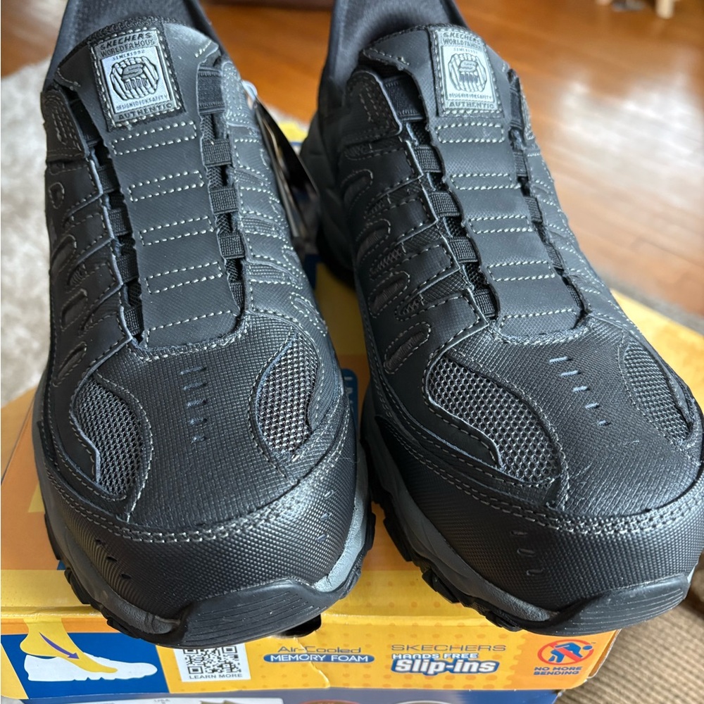 Skechers Men's Steel Toe Black Slip-On Sneakers, 9, NWT